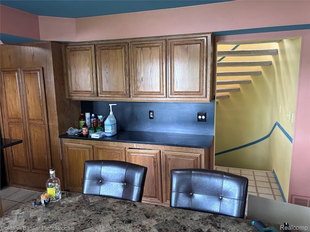 5550 25 Mile Rd, Shelby Twp, MI 48316 - view of indoor dry bar