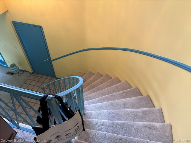 5550 25 Mile Rd, Shelby Twp, MI 48316 - view of stairway