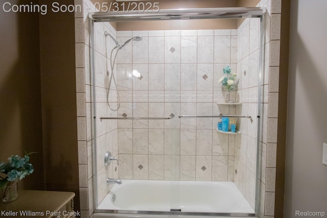 72755 Solanus Dr, Bruce, MI 48065 - full bathroom with enclosed tub / shower combo