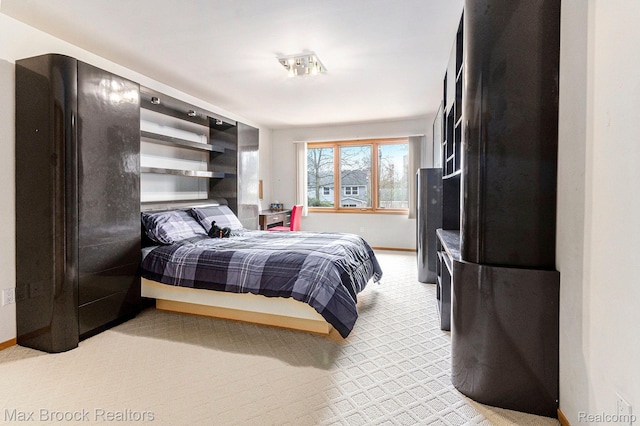 5322 Pond Bluff Dr, West Bloomfield, MI 48323 - bedroom with baseboards and light colored carpet