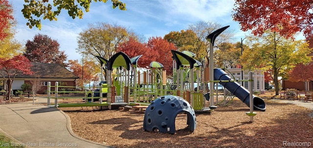 480 Fisher Rd, Grosse Pointe Farms, MI 48230 - view of community play area