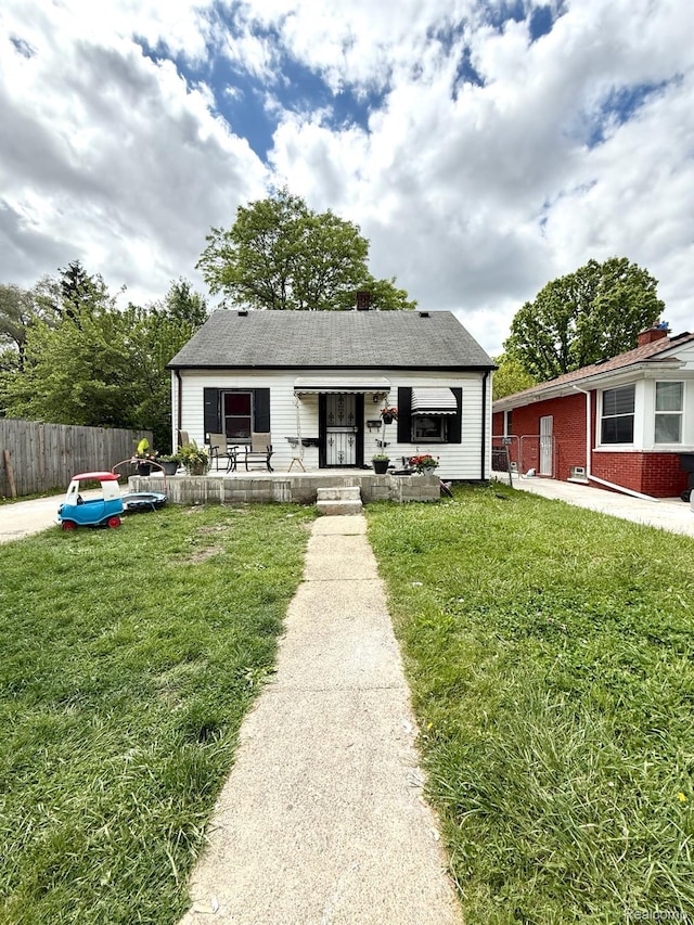 6507 Penrod St, Dearborn, MI 48228 - bungalow-style home featuring a shingled roof