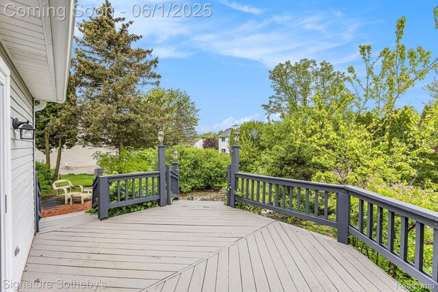 7674 Woodside Pl, Waterford, MI 48327 - view of wooden deck