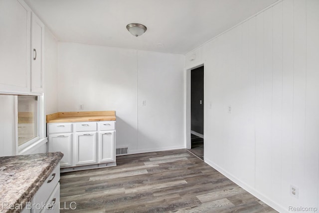 19455 Houghton St, Detroit, MI 48219 - unfurnished dining area with wood finished floors