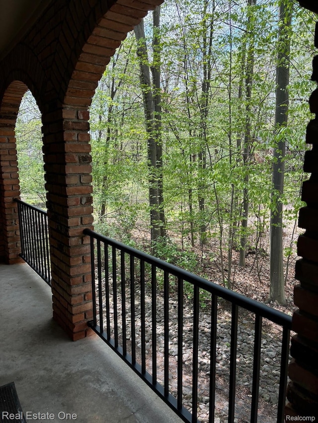 4017 Hidden Woods, Bloomfield Hills, MI 48301 - view of balcony