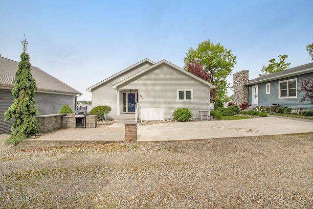 714 N Hawley Dr, Coldwater, MI 49036 - view of front of property featuring a patio area