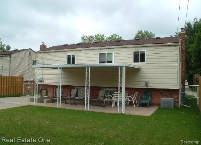 8308 Donna St, Westland, MI 48185 - photo 11