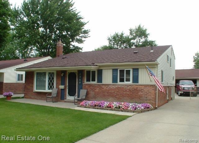 8308 Donna St, Westland, MI 48185 - photo 1