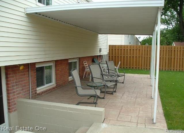 8308 Donna St, Westland, MI 48185 - photo 9