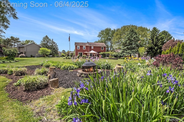 155 Woodridge Ct, Oxford, MI 48371 - view of green lawn