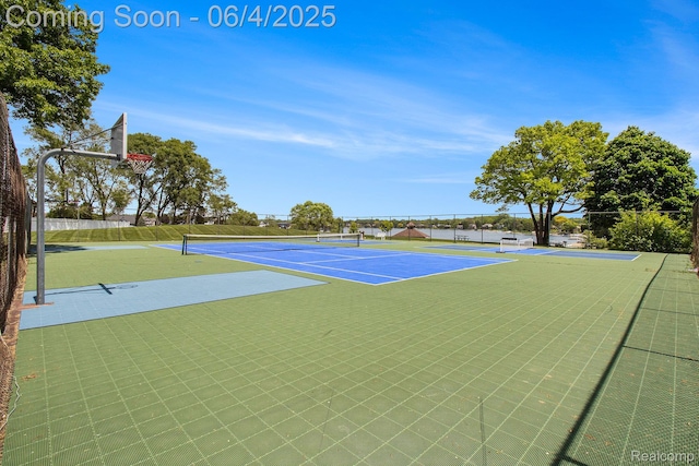 155 Woodridge Ct, Oxford, MI 48371 - view of tennis court