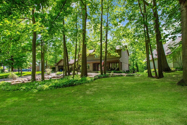 1330 Kings Carriage Rd, Grand Blanc, MI 48439 - view of grassy yard