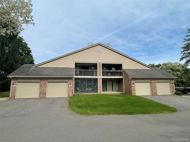 29664 Pine Ridge Cir, Farmington Hills, MI 48331 - photo 2