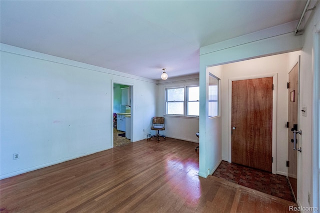 1019 Symes Ct, Royal Oak, MI 48067 - entryway with wood finished floors and baseboards