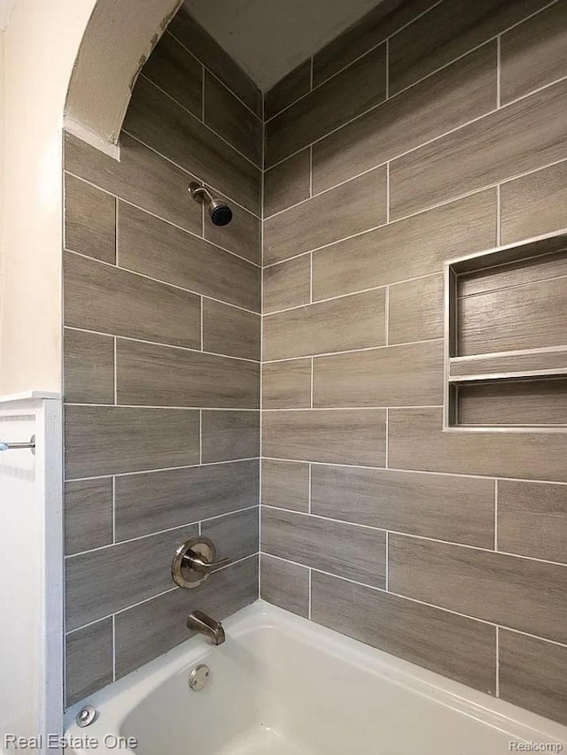 15344 Hartwell St, Dearborn Heights, MI 48227 - full bathroom with bathing tub / shower combination
