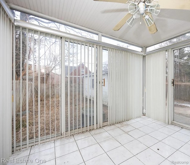 17190 Ilene St, Dearborn Heights, MI 48221 - unfurnished sunroom featuring ceiling fan
