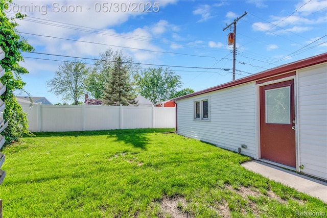 32601 Grinsell Dr, Warren, MI 48092 - view of yard
