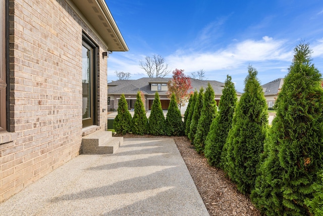 7467 Gramercy Cir W, Bloomfield, MI 48322 - view of yard with a patio