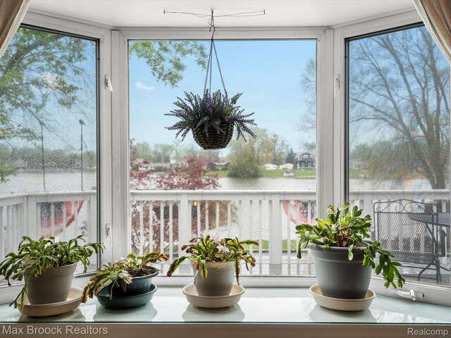 9431 Mandon Rd, White Lake, MI 48386 - view of sunroom / solarium