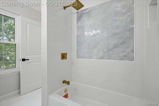 3004 Lansdowne Rd, Waterford, MI 48329 - bathroom with healthy amount of natural light and shower / bath combination