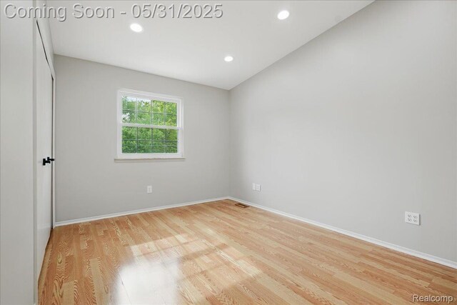 3004 Lansdowne Rd, Waterford, MI 48329 - empty room featuring wood finished floors, baseboards, and recessed lighting