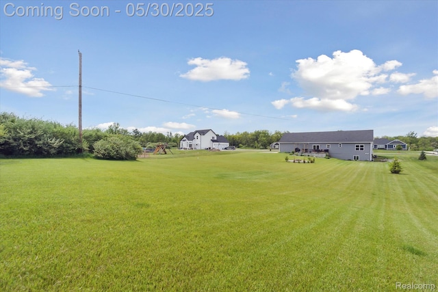 4925 Toratola Ln, Howell, MI 48843 - view of grassy yard