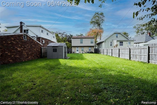 23060 Berdeno Ave, Hazel Park, MI 48030 - view of yard