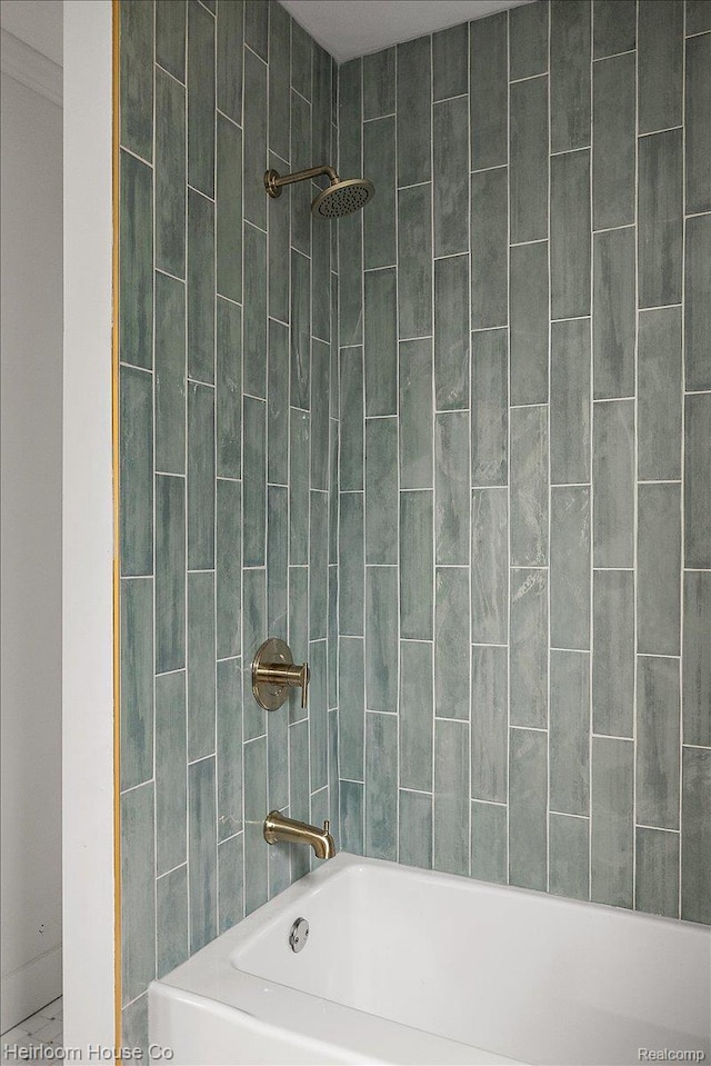 16514 Wildemere St, Detroit, MI 48221 - full bath with shower / washtub combination