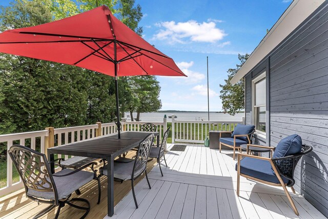 7550 E Sierra Dr, Traverse City, MI 49684