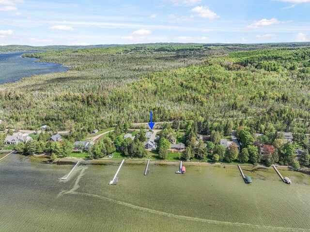 7550 E Sierra Dr, Traverse City, MI 49684