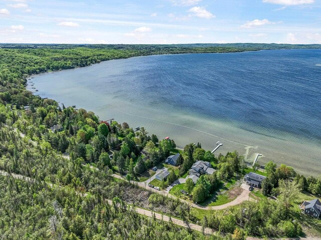 7550 E Sierra Dr, Traverse City, MI 49684