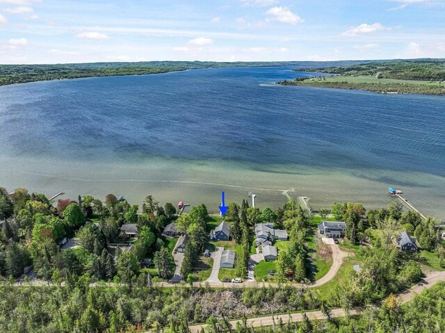 7550 E Sierra Dr, Traverse City, MI 49684