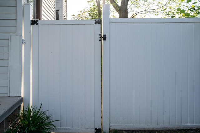 1007 Ionia Ave SW, Grand Rapids, MI 49507 - view of gate