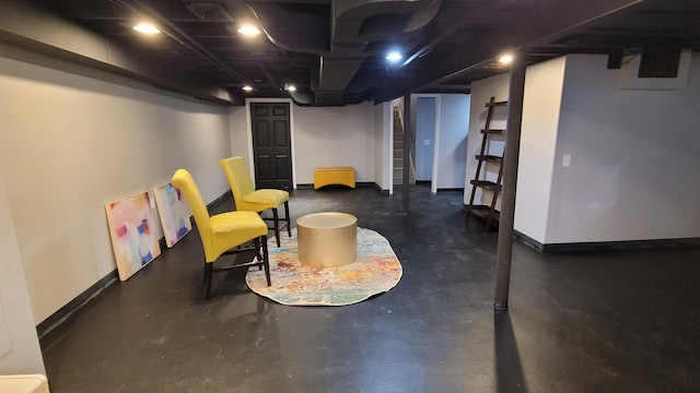 21406 Broadstone St, Harper Woods, MI 48225 - view of lobby