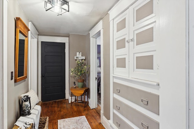 700 S Washington, Mount Pleasant, MI 48858 - entrance foyer with dark wood finished floors