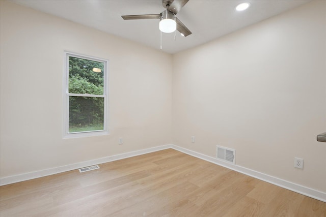 932 Enders Ave, Benton Harbor, MI 49022 - empty room featuring ceiling fan, light wood-style floors, baseboards, and recessed lighting