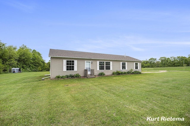 532 48th St, Grand Junction, MI 49056 - view of front facade featuring a front yard