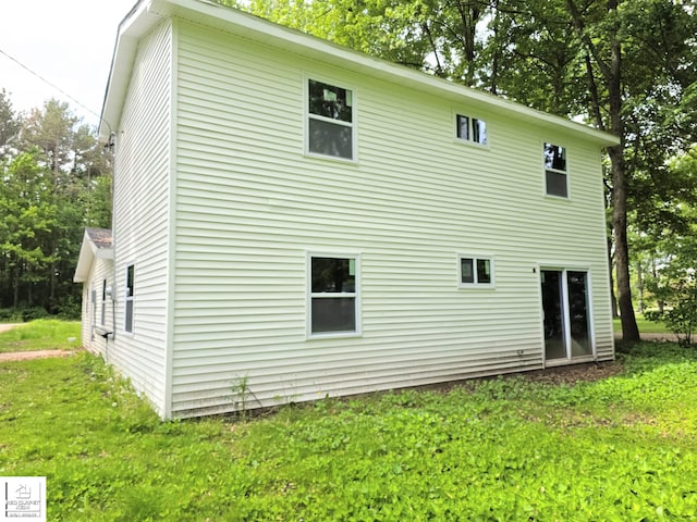 3416 Willard Rd, Birch Run, MI 48415 - back of property with a lawn