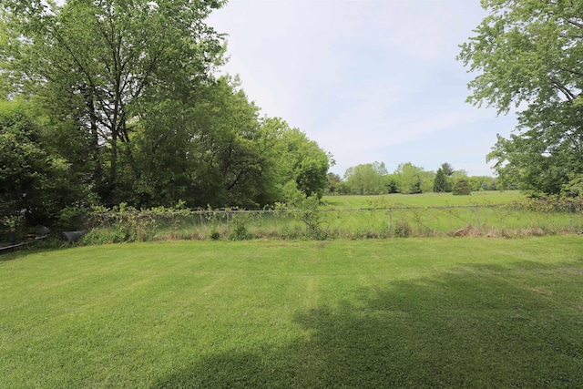 1029 N Linden Rd, Flint, MI 48532 - view of grassy yard