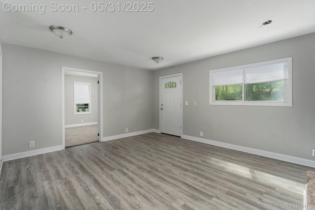 16565 Winston St, Detroit, MI 48219 - unfurnished room with wood finished floors and baseboards