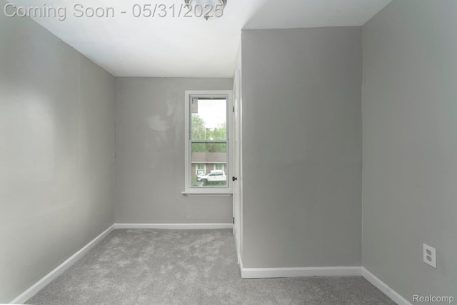 16565 Winston St, Detroit, MI 48219 - unfurnished room with carpet flooring and baseboards