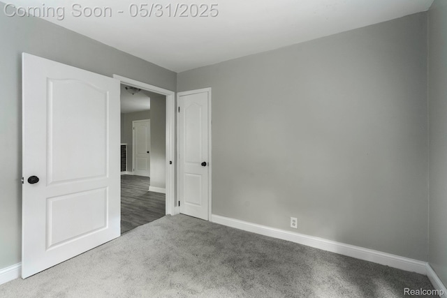 16565 Winston St, Detroit, MI 48219 - carpeted empty room with baseboards