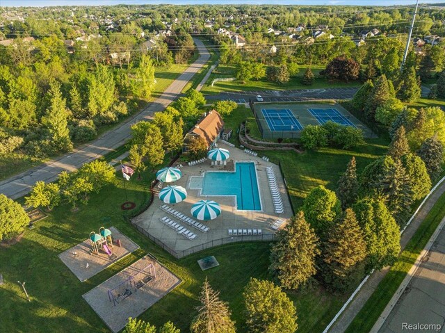 3796 Briarbrooke Ln, Rochester, MI 48306 - aerial view of property and surrounding area featuring a pool