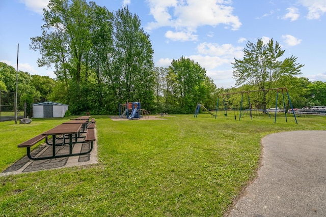 7938 E Dr N, Battle Creek, MI 49014 - view of home's community featuring a yard