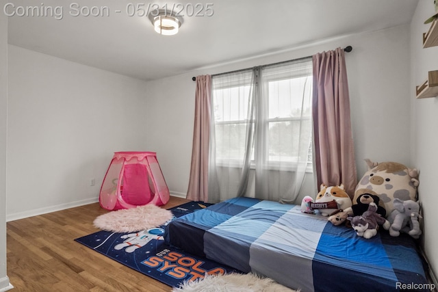 1916 Squirrel Valley Dr, Bloomfield Hills, MI 48304 - bedroom with wood finished floors and baseboards