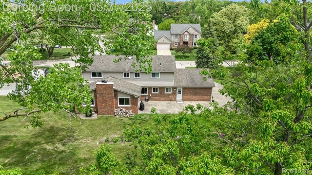 1916 Squirrel Valley Dr, Bloomfield Hills, MI 48304 - aerial view of property and surrounding area