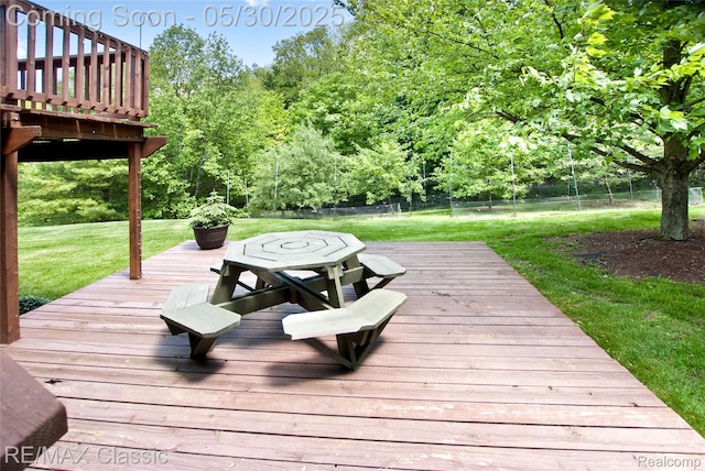 44500 Louvert Ct, Novi, MI 48375 - view of wooden deck