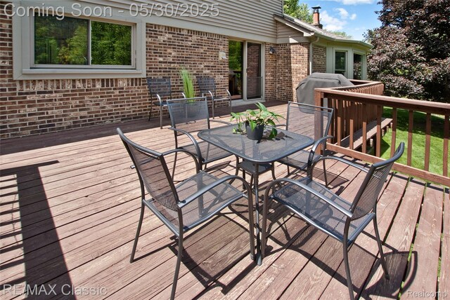 44500 Louvert Ct, Novi, MI 48375 - deck featuring outdoor dining area and grilling area