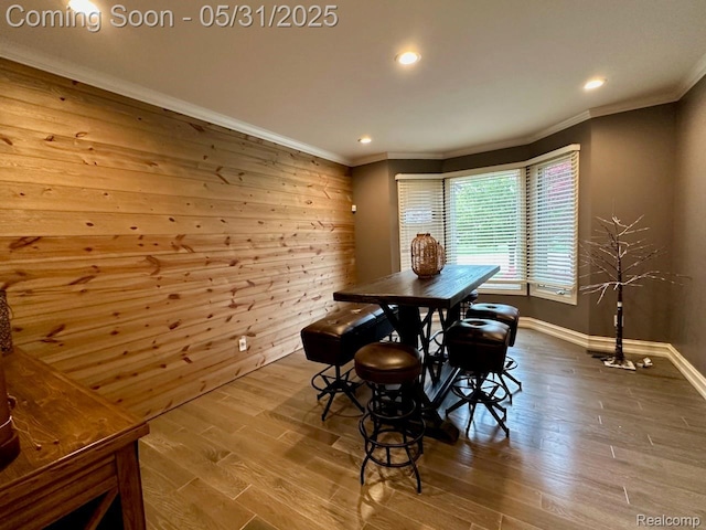 52006 Finch Ct, Shelby Twp, MI 48315 - dining room featuring ornamental molding, wood finished floors, baseboards, and recessed lighting