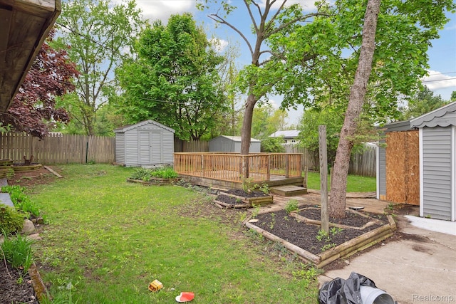 1932 Henbert Rd, West Bloomfield, MI 48324 - view of yard